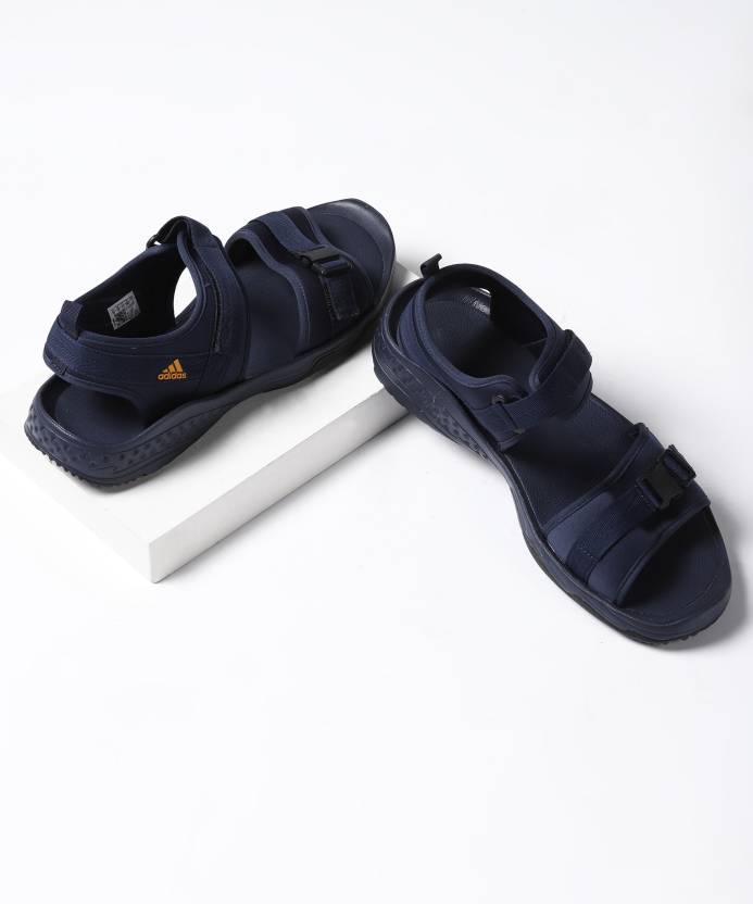 CRUZIO SANDALS
