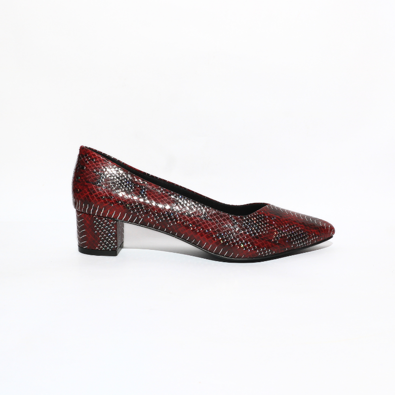 Textured Pointed Toe Ballerina
