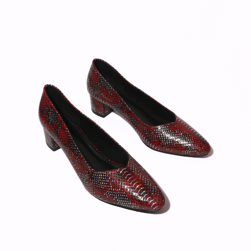 Textured Pointed Toe Ballerina
