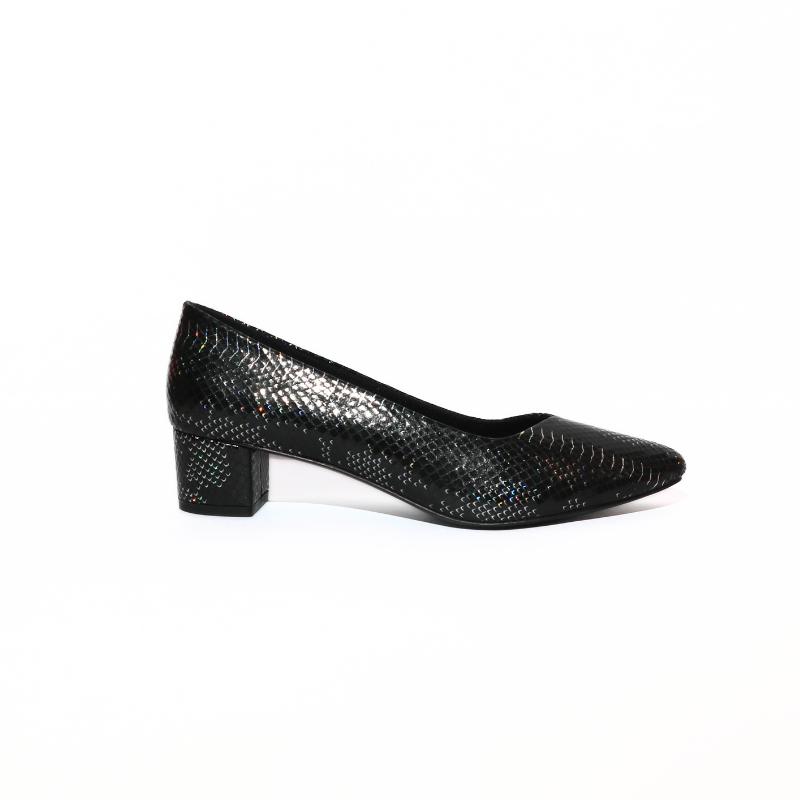 Textured Pointed Toe Ballerina