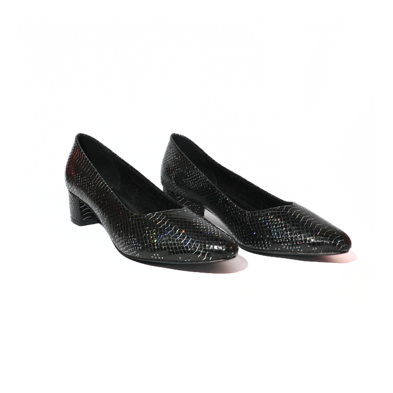 Textured Pointed Toe Ballerina