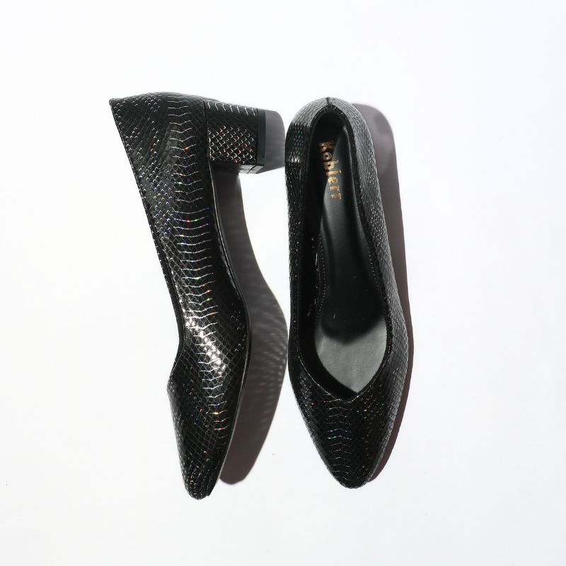 Textured Pointed Toe Ballerina