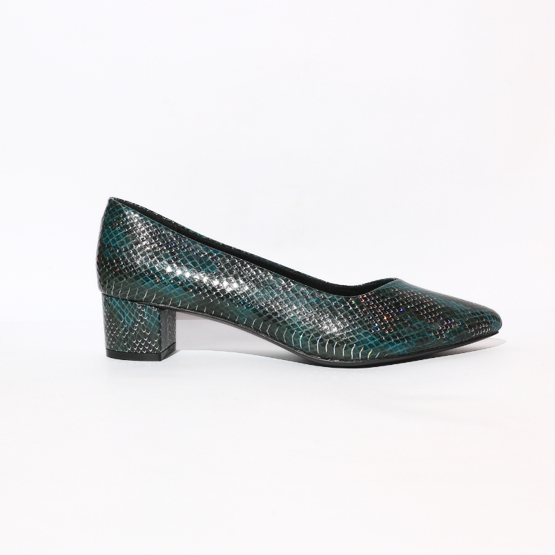 Textured Pointed Toe Ballerina