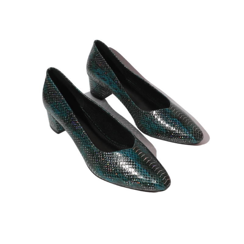 Textured Pointed Toe Ballerina