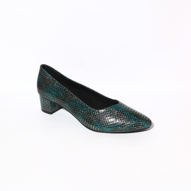 Textured Pointed Toe Ballerina