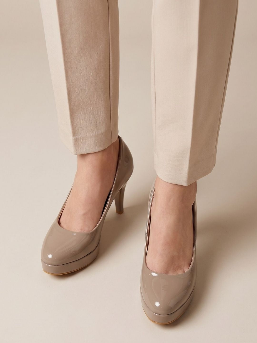 Khaki Classic heel