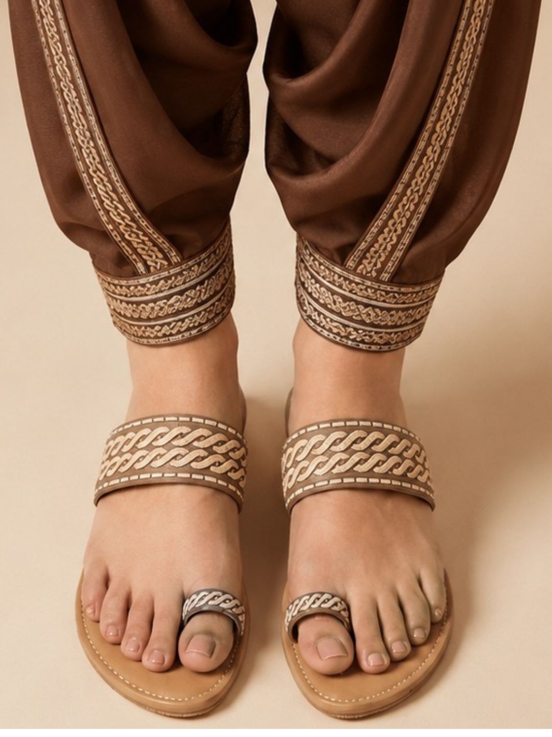 Grey Casual Toe-ring Sandals
