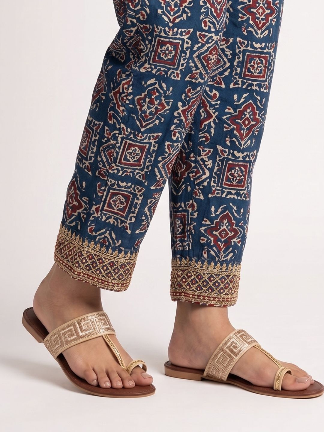 Beige Toe-ring Ethnic Flats