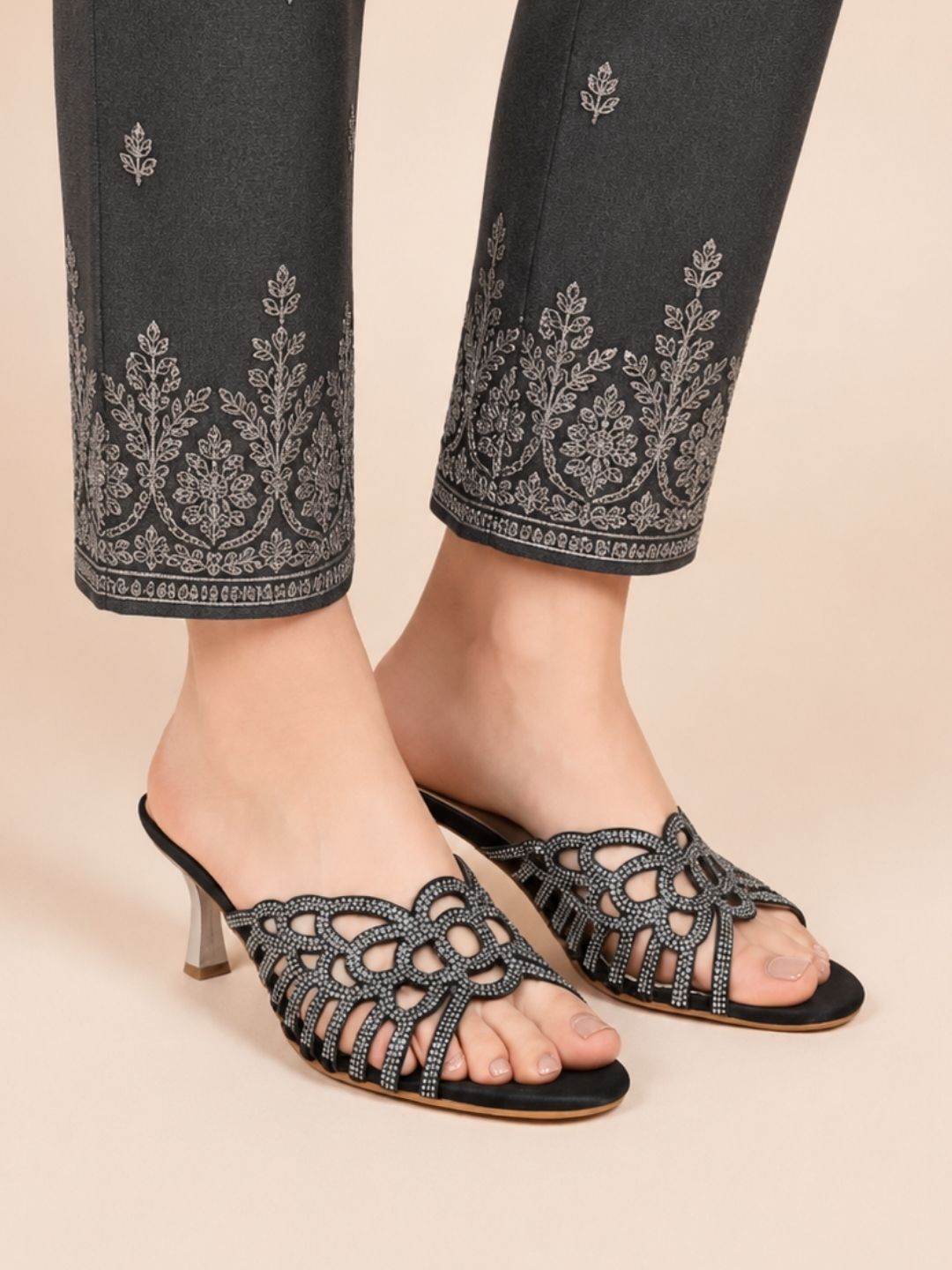 Black kitten heels