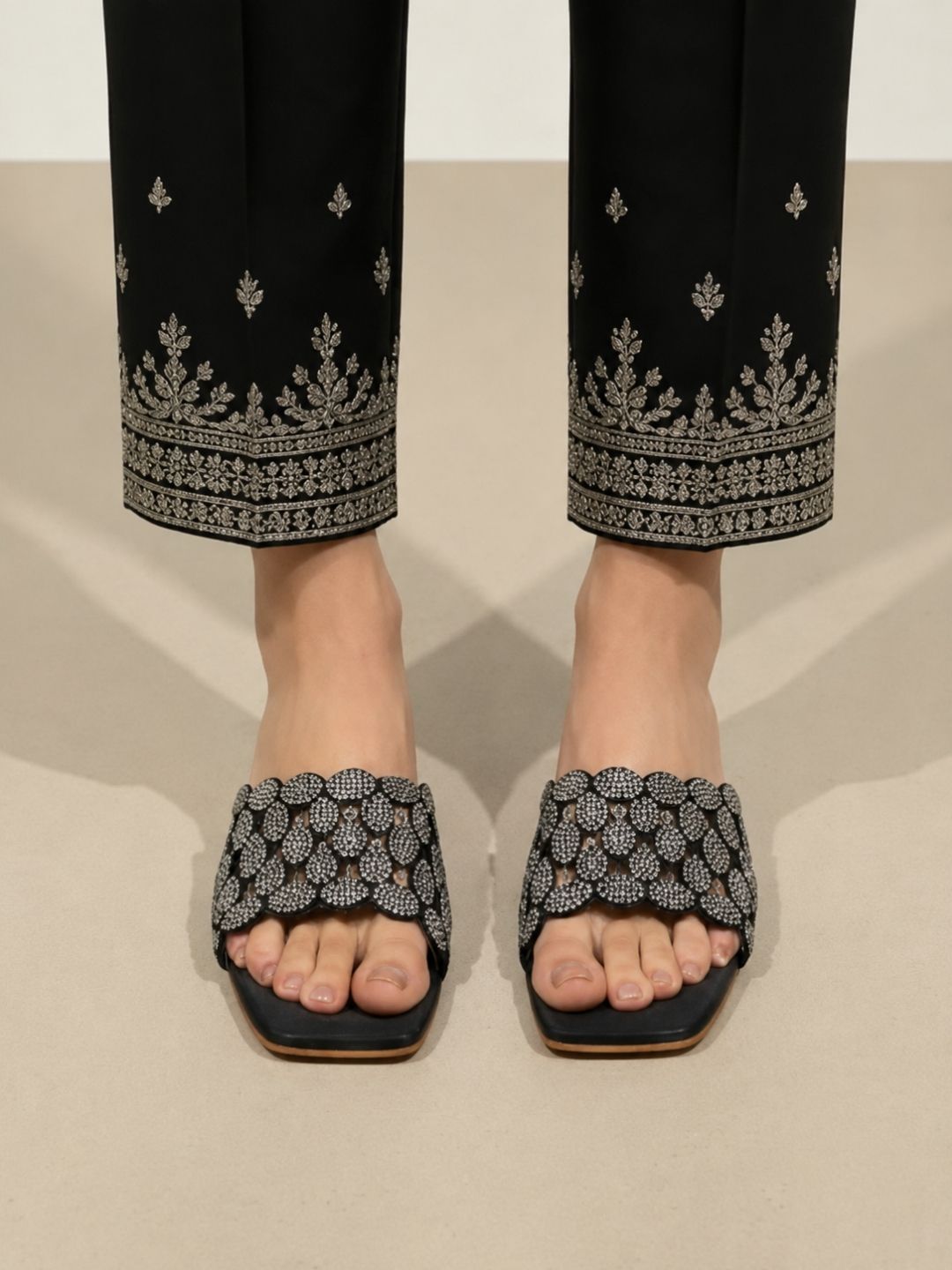 Black  Kitten heel