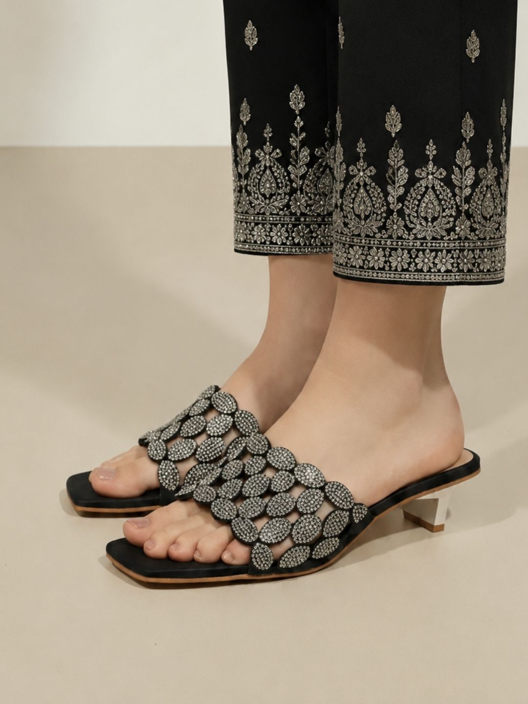 Black  Kitten heel