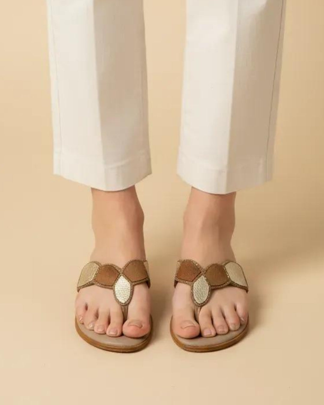 Women Chikoo Comfort T-Strap Sandals