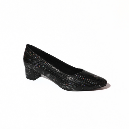 Textured Pointed Toe Ballerina