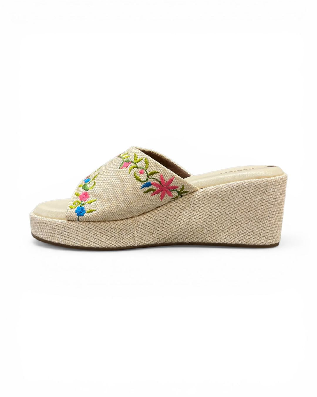 Women wedge Sandals in Beige