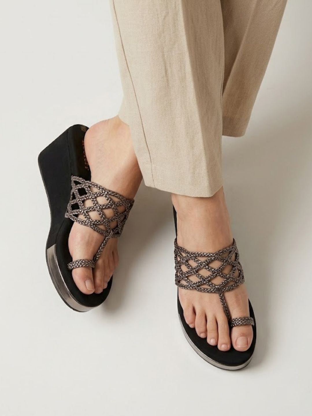 Black Braided Toe-ring Wedge