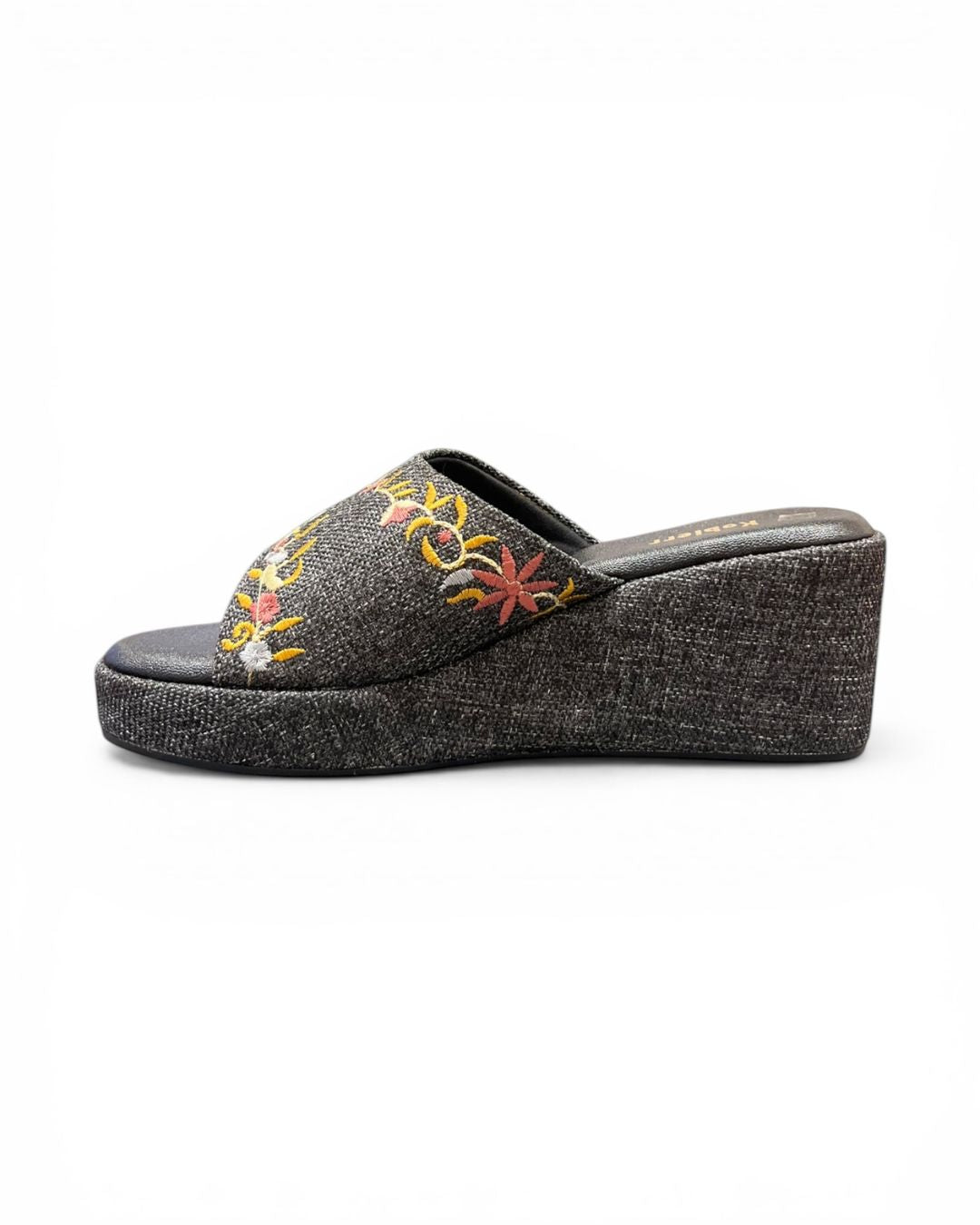 Women wedge Sandals in Black