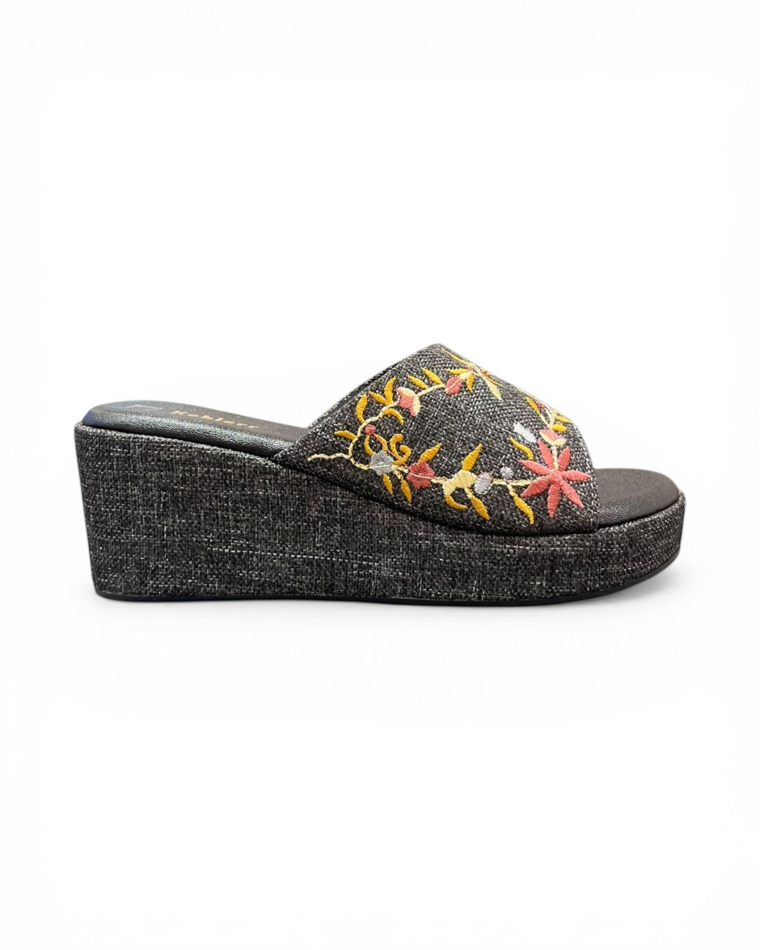 Women wedge Sandals in Black