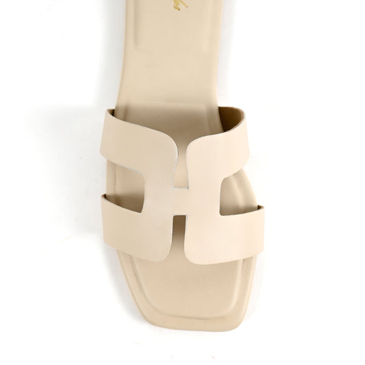 H Style Flats in Beige