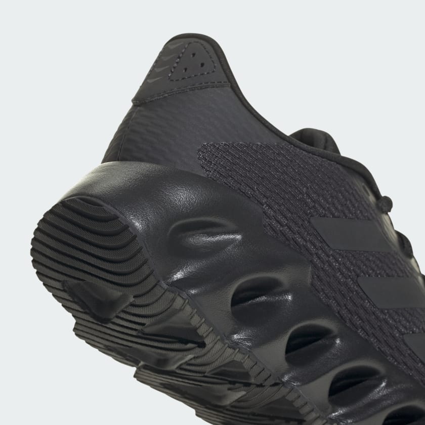 SWITCH RUN RUNNING SHOES